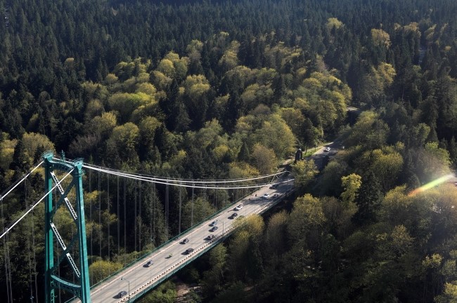 Lions Gate Bridge entering Stanley Park | Photo: Destination BC/Kamil Bialous