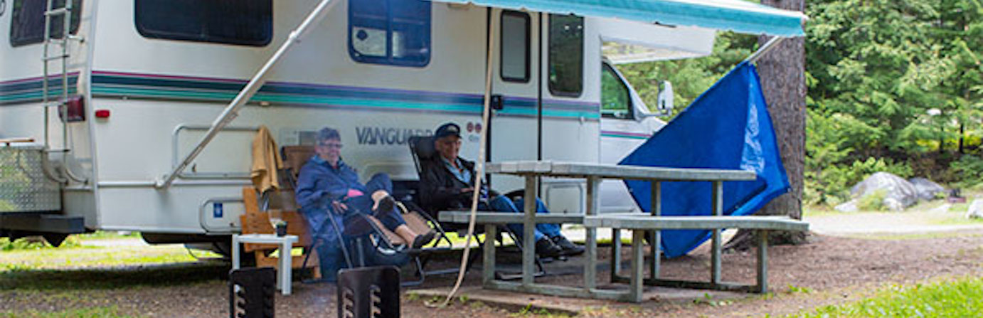 Nakusp Hot Springs, Chalets & Campground